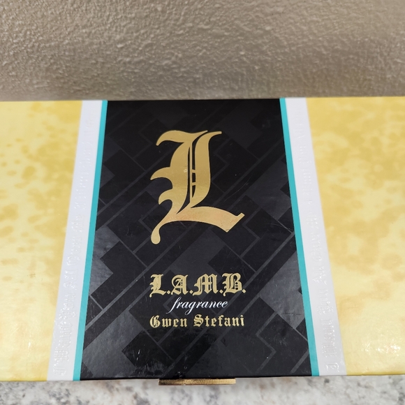 L.A.M.B. Gwen Stefani Fragrance/Jewelry Box,  '07 Collectible Gift Box - Picture 3 of 15